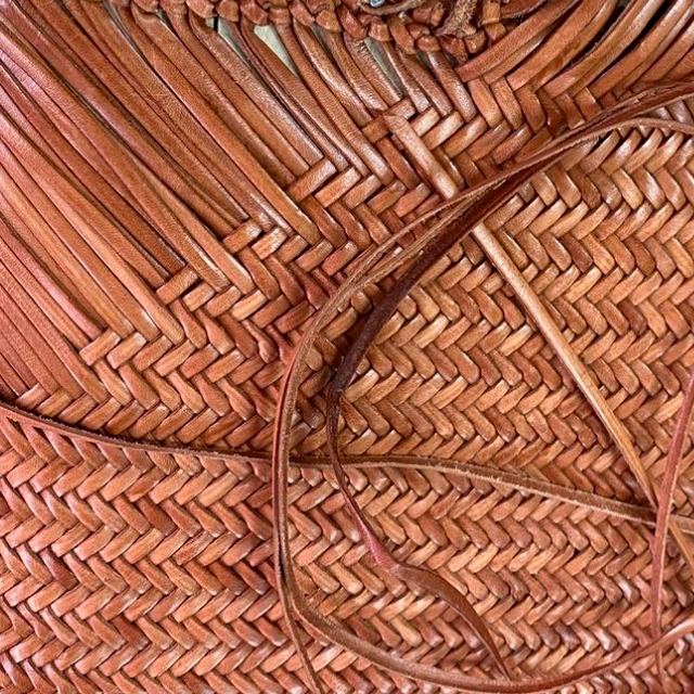 Trenzados y pasados en piel